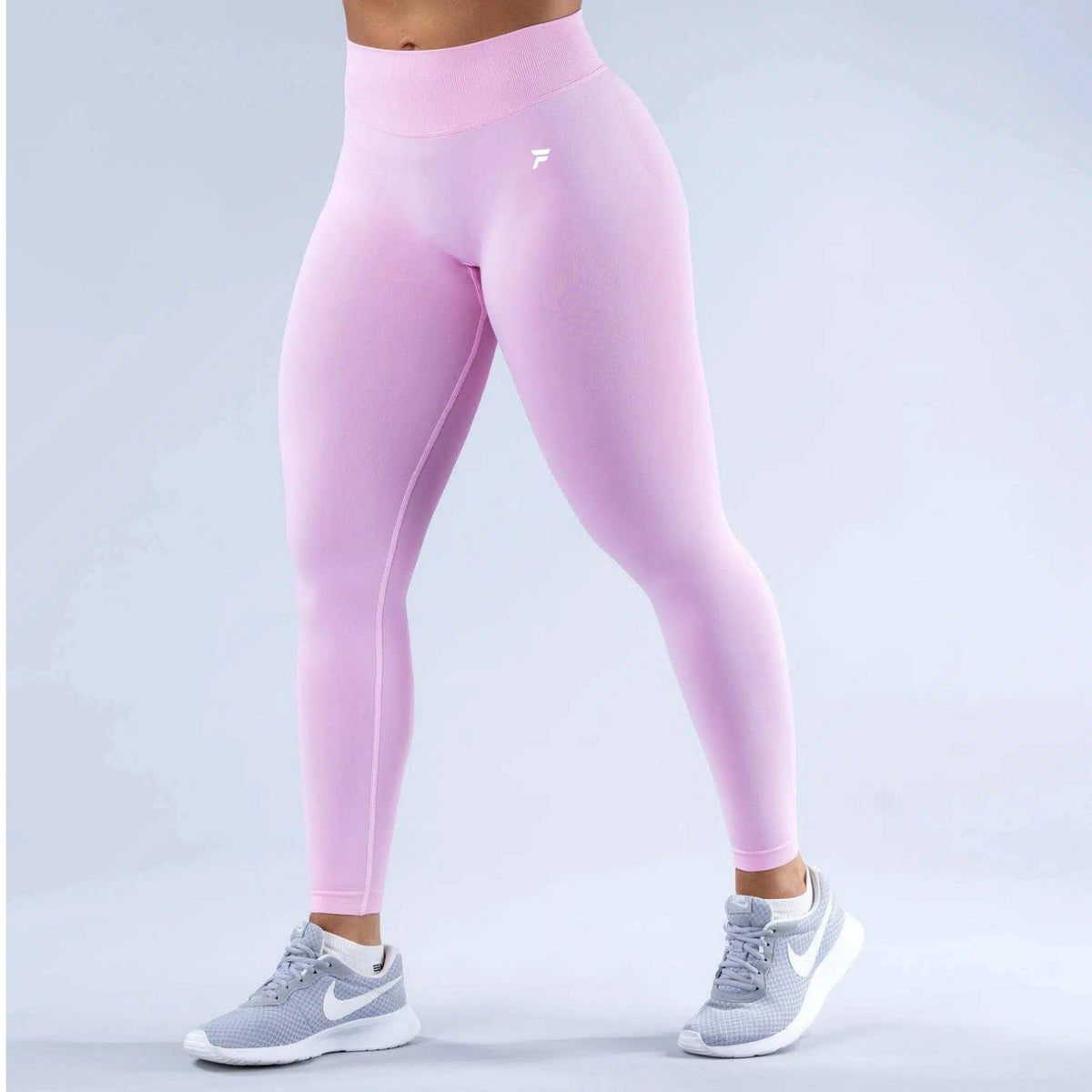 Sleek Motion – Long Sleeve Zip Light Pink