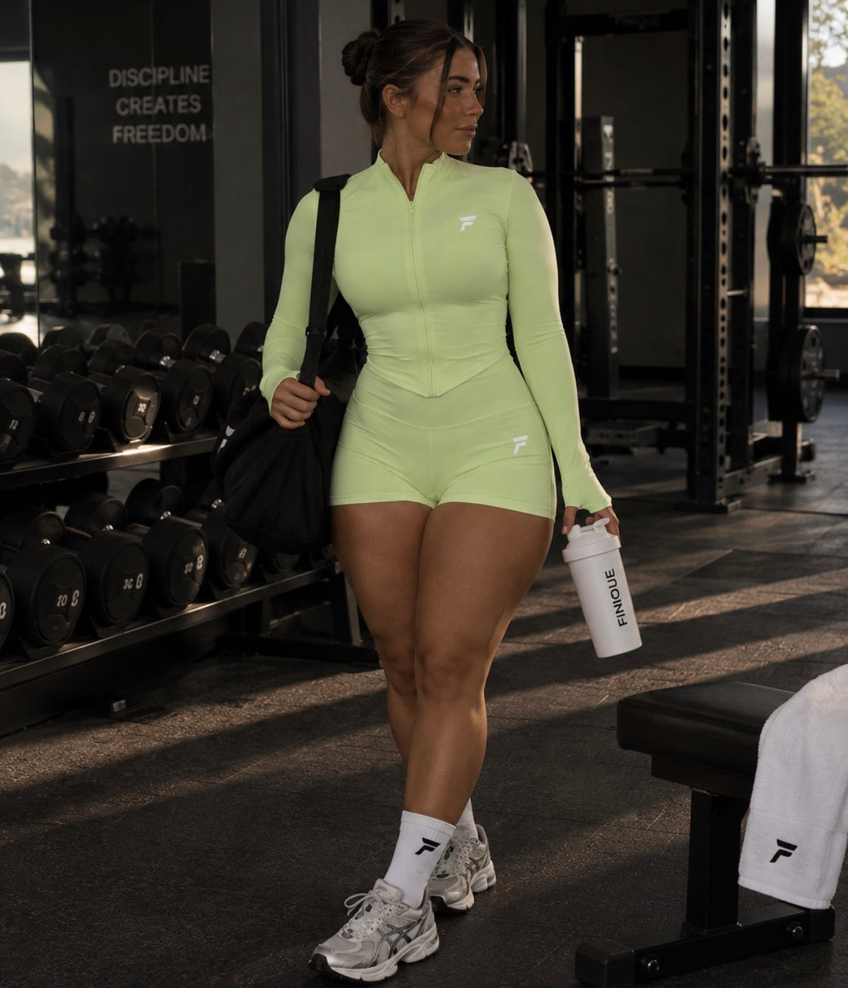 sculpt zip short set-lime